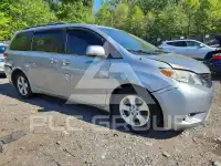 2011 Toyota SIENNA фото