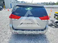 2011 Toyota SIENNA фото