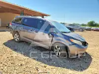 2011 Toyota SIENNA фото