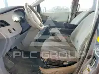 2011 Toyota SIENNA фото