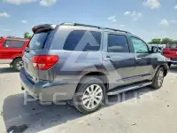 2011 Toyota SEQUOIA фото