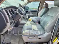 2011 Toyota SEQUOIA фото