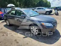 2011 Toyota CAMRY фото