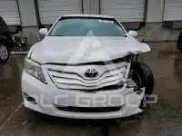 2011 Toyota CAMRY фото