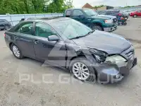 2011 Toyota CAMRY фото