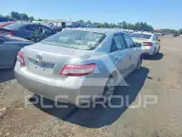 2011 Toyota CAMRY фото