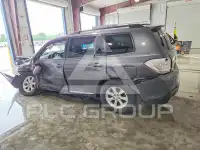 2011 Toyota Highlander photo