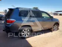 2011 Toyota Highlander photo