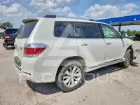 2011 Toyota Highlander photo