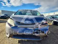 2011 Toyota SIENNA фото