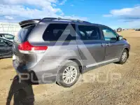 2011 Toyota SIENNA фото