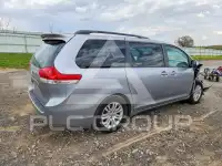 2011 Toyota SIENNA photo