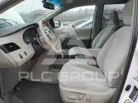 2011 Toyota SIENNA фото