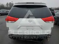 2011 Toyota SIENNA фото