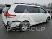 2011 Toyota SIENNA фото
