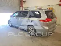 2011 Toyota SIENNA фото