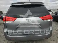 2011 Toyota SIENNA фото