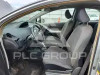 2011 Toyota YARIS фото
