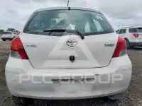 2011 Toyota YARIS фото