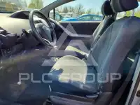 2011 Toyota YARIS фото