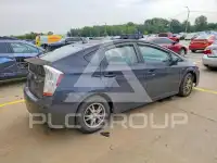 2011 Toyota PRIUS фото