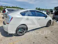 2011 Toyota PRIUS фото