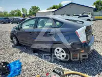 2011 Toyota PRIUS фото