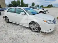 2011 Toyota AVALON photo