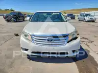 2011 Toyota AVALON photo