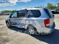 2011 KIA Sedona photo