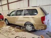 2011 KIA Sedona photo