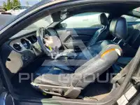 2011 Ford MUSTANG фото