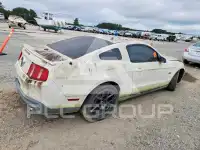 2011 Ford MUSTANG photo