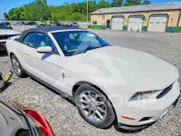 2011 Ford MUSTANG фото