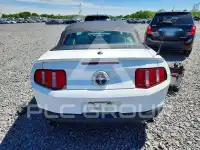 2011 Ford MUSTANG фото