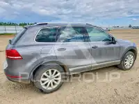 2011 Volkswagen Touareg photo