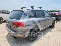 2011 Volkswagen Touareg фото