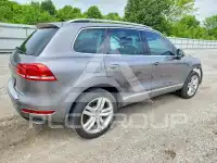 2011 Volkswagen Touareg фото
