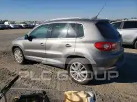 2011 Volkswagen Tiguan photo