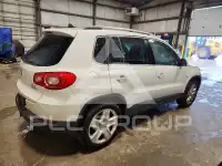 2011 Volkswagen Tiguan photo