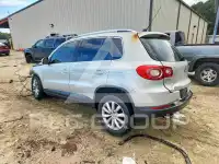 2011 Volkswagen Tiguan фото