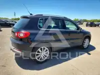 2011 Volkswagen Tiguan фото
