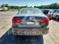 2011 Volkswagen Jetta photo