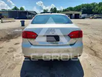 2011 Volkswagen Jetta photo