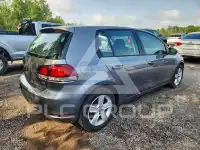 2011 Volkswagen GOLF photo