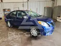 2012 Nissan VERSA photo