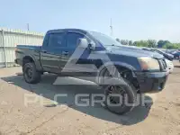 2012 Nissan TITAN фото