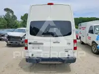 2012 Nissan NV фото
