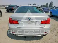 2012 BMW 750 фото