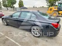 2012 BMW 750 фото